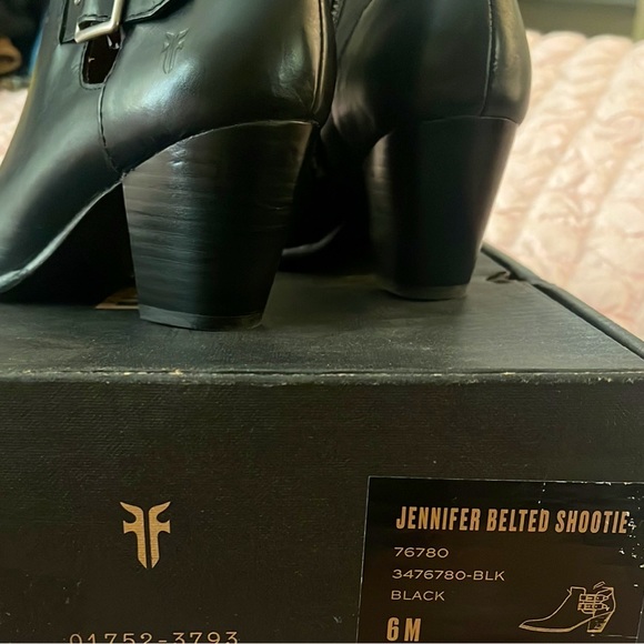 Frye Jennifer Belted Shootie Ankle Boot, Black Size 6M NWB! - Picture 5 of 11